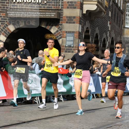 13.09.2026 - 21. swb-Marathon Bremen Strokosch-Dieckow http://msf.ph/oto/10290563 13.09.2026 10:45:40 Ziel 10143, 10318, 10352, 10398, 10536, 10866, 11020, 11088, 11232, 11396, 11478, 11695, 11835, 12054, 12475, 12534, 10436, 10464, 10987, 11015, 11279, 11559, 11762, 11845, 12033, 12069, 12087, 13595 meine-sportfotos.de