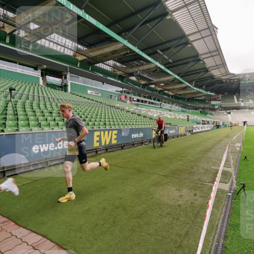 13.09.2026 - 21. swb-Marathon Bremen Michael Burmester http://msf.ph/oto/10290570 13.09.2026 10:18:24 Laufen im Stadion 11652, 12457, 12458, 13504, 13510, 13522, 13533, 13534, 13536, 13543, 13550, 13554, 13561, 13564, 13569, 13571, 13572, 13573, 13576, 13579, 13581, 13582, 13599, 13602, 13603, 13604, 13618, 13622, 13630, 13632, 13638, 13639, 13643, 13525, 13627 meine-sportfotos.de