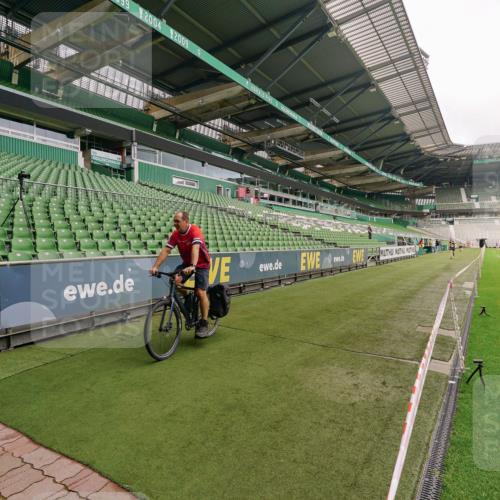 13.09.2026 - 21. swb-Marathon Bremen Michael Burmester http://msf.ph/oto/10290573 13.09.2026 10:18:26 Laufen im Stadion 11481, 11652, 12457, 12458, 13504, 13510, 13522, 13533, 13534, 13536, 13543, 13550, 13554, 13561, 13564, 13569, 13571, 13572, 13573, 13576, 13579, 13581, 13582, 13599, 13602, 13603, 13604, 13618, 13622, 13630, 13632, 13638, 13639, 13643, 13525, 13627 meine-sportfotos.de