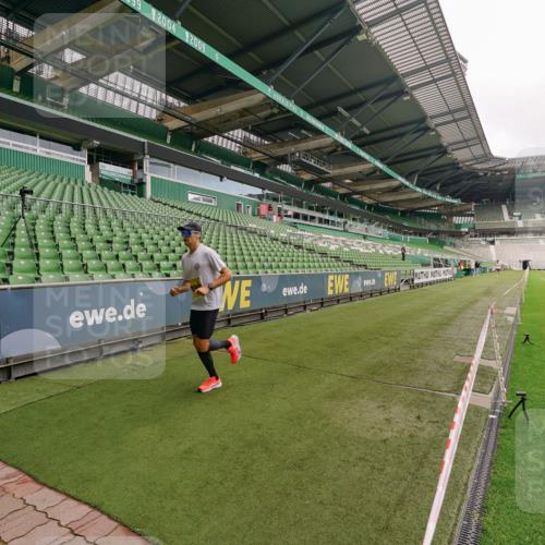 13.09.2026 - 21. swb-Marathon Bremen Michael Burmester http://msf.ph/oto/10290627 13.09.2026 10:18:55 Laufen im Stadion 10366, 10475, 11481, 11652, 12457, 12458, 13504, 13530, 13533, 13534, 13536, 13541, 13543, 13550, 13554, 13561, 13564, 13571, 13572, 13573, 13581, 13582, 13599, 13602, 13603, 13604, 13618, 13622, 13630, 13632, 13638, 13639, 13643, 13525, 13627 meine-sportfotos.de