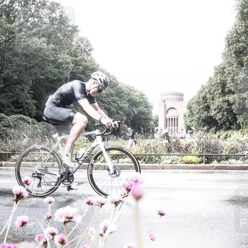 13.09.2026 - Stadtparktriathlon H.Heesch http://msf.ph/oto/10290646 13.09.2026 11:55:27 Radfahren 831, 867, 925 meine-sportfotos.de