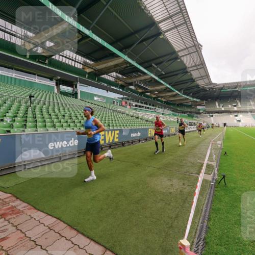 13.09.2026 - 21. swb-Marathon Bremen Michael Burmester http://msf.ph/oto/10290648 13.09.2026 10:19:28 Laufen im Stadion 10366, 10475, 11197, 11418, 11481, 11652, 12358, 12413, 12457, 13530, 13533, 13534, 13536, 13540, 13541, 13543, 13550, 13554, 13560, 13564, 13571, 13572, 13573, 13581, 13582, 13599, 13601, 13602, 13605, 13610, 13618, 13622, 13632, 13638, 13639, 13643, 10597, 12272, 13501, 13515, 13517, 13525, 13547, 13567, 13627, 13635 meine-sportfotos.de