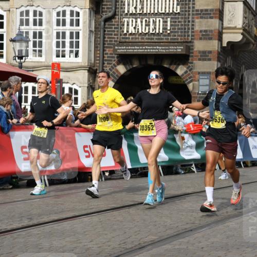 13.09.2026 - 21. swb-Marathon Bremen Strokosch-Dieckow http://msf.ph/oto/10290689 13.09.2026 10:45:40 Ziel 10143, 10318, 10352, 10398, 10536, 10866, 11020, 11088, 11232, 11396, 11478, 11695, 11835, 12054, 12475, 12534, 10436, 10464, 10987, 11015, 11279, 11559, 11762, 11845, 12033, 12069, 12087, 13595 meine-sportfotos.de