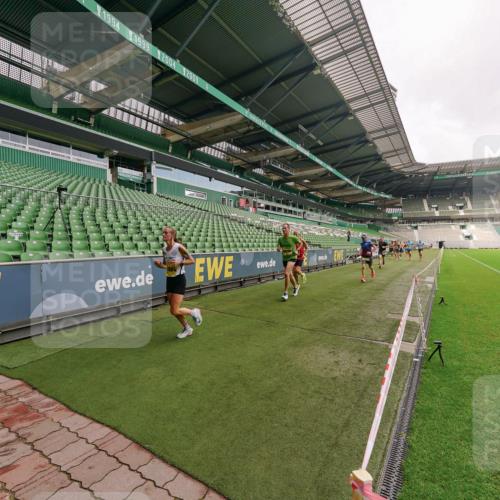 13.09.2026 - 21. swb-Marathon Bremen Michael Burmester http://msf.ph/oto/10290742 13.09.2026 10:19:52 Laufen im Stadion 10261, 10262, 10366, 10475, 10818, 10994, 11067, 11068, 11176, 11197, 11418, 11481, 11512, 11652, 12324, 12358, 12413, 12540, 13505, 13530, 13533, 13534, 13536, 13540, 13541, 13550, 13558, 13560, 13564, 13573, 13581, 13583, 13588, 13590, 13599, 13601, 13605, 13610, 13618, 13619, 13622, 13632, 13633, 13637, 13638, 13639, 10597, 12272, 13501, 13510, 13515, 13517, 13525, 13542, 13547, 13567, 13579, 13623, 13627, 13635 meine-sportfotos.de