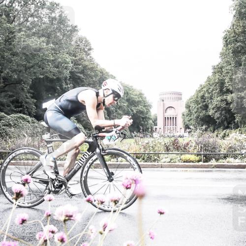 13.09.2026 - Stadtparktriathlon H.Heesch http://msf.ph/oto/10290747 13.09.2026 11:56:23 Radfahren 842, 858, 879, 919, 990 meine-sportfotos.de