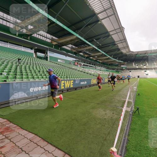 13.09.2026 - 21. swb-Marathon Bremen Michael Burmester http://msf.ph/oto/10290755 13.09.2026 10:19:54 Laufen im Stadion 10261, 10262, 10366, 10475, 10818, 10994, 11067, 11068, 11176, 11197, 11418, 11481, 11512, 11652, 12324, 12358, 12413, 12540, 13505, 13530, 13533, 13534, 13536, 13540, 13541, 13550, 13558, 13560, 13564, 13573, 13581, 13583, 13588, 13590, 13599, 13601, 13605, 13610, 13618, 13619, 13622, 13632, 13633, 13637, 13638, 13639, 10597, 12272, 13501, 13510, 13515, 13517, 13542, 13547, 13567, 13579, 13623, 13627, 13635 meine-sportfotos.de