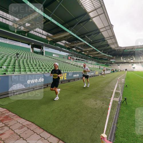 13.09.2026 - 21. swb-Marathon Bremen Michael Burmester http://msf.ph/oto/10290789 13.09.2026 10:20:13 Laufen im Stadion 10261, 10262, 10366, 10475, 10818, 10961, 10994, 11067, 11068, 11176, 11197, 11418, 11481, 11512, 11652, 11964, 12289, 12324, 12358, 12413, 12540, 13505, 13514, 13530, 13534, 13540, 13541, 13550, 13558, 13560, 13581, 13583, 13588, 13590, 13599, 13601, 13605, 13610, 13618, 13619, 13622, 13633, 13637, 10597, 12272, 13501, 13510, 13515, 13517, 13522, 13542, 13547, 13561, 13567, 13569, 13579, 13623, 13635 meine-sportfotos.de