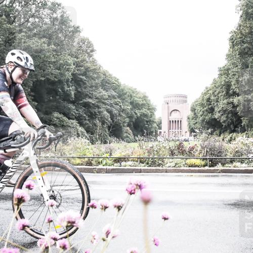 13.09.2026 - Stadtparktriathlon H.Heesch http://msf.ph/oto/10290810 13.09.2026 11:56:35 Radfahren 740, 803 meine-sportfotos.de