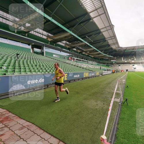 13.09.2026 - 21. swb-Marathon Bremen Michael Burmester http://msf.ph/oto/10290818 13.09.2026 10:20:45 Laufen im Stadion 10244, 10261, 10262, 10366, 10818, 10961, 10994, 11067, 11068, 11142, 11176, 11197, 11418, 11512, 11964, 12289, 12324, 12358, 12413, 12456, 12513, 12540, 13505, 13514, 13530, 13540, 13541, 13548, 13558, 13560, 13568, 13575, 13583, 13588, 13590, 13601, 13605, 13606, 13610, 13619, 13633, 13637, 10597, 12272, 12457, 12458, 13501, 13504, 13510, 13515, 13517, 13522, 13542, 13547, 13561, 13567, 13569, 13579, 13623, 13635 meine-sportfotos.de