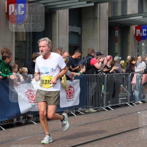 13.09.2026 - 21. swb-Marathon Bremen Strokosch-Dieckow http://msf.ph/oto/10290832 13.09.2026 10:45:23 Ziel 10352, 10464, 10536, 10541, 10583, 10987, 11015, 11063, 11088, 11209, 11232, 11279, 11559, 11749, 11762, 11845, 12033, 12069, 12087, 12290, 12355, 13532, 13595, 13628, 10096, 10143, 10214, 10318, 10398, 10866, 11020, 11232, 11396, 11478, 11695, 11835, 12054, 12475, 12534, 13591 meine-sportfotos.de