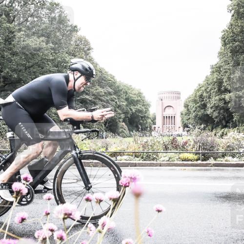 13.09.2026 - Stadtparktriathlon H.Heesch http://msf.ph/oto/10290857 13.09.2026 11:57:14 Radfahren 804, 916, 1048 meine-sportfotos.de