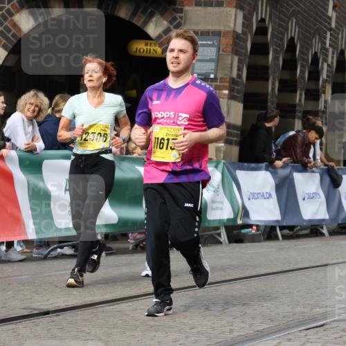 13.09.2026 - 21. swb-Marathon Bremen Strokosch-Dieckow http://msf.ph/oto/10290889 13.09.2026 11:16:09 Ziel 10474, 10572, 10900, 11217, 11307, 11549, 11778, 11897, 11940, 12046, 12137, 10242, 11026, 11081, 11139, 11181, 11200, 11264, 11385, 11448, 11573, 12057, 12151, 12539, 13508 meine-sportfotos.de