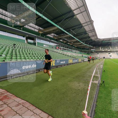 13.09.2026 - 21. swb-Marathon Bremen Michael Burmester http://msf.ph/oto/10290893 13.09.2026 10:21:26 Laufen im Stadion 10244, 10261, 10262, 10818, 10961, 10994, 11067, 11068, 11083, 11142, 11176, 11418, 11512, 11619, 11738, 11854, 11916, 11944, 11964, 12289, 12324, 12358, 12413, 12456, 12513, 12520, 12540, 13505, 13514, 13535, 13540, 13548, 13551, 13558, 13559, 13568, 13575, 13583, 13588, 13590, 13601, 13605, 13606, 13608, 13610, 13619, 13633, 13636, 13637, 12457, 12458, 13504, 13510, 13517, 13522, 13533, 13536, 13542, 13543, 13554, 13561, 13564, 13569, 13579, 13623 meine-sportfotos.de