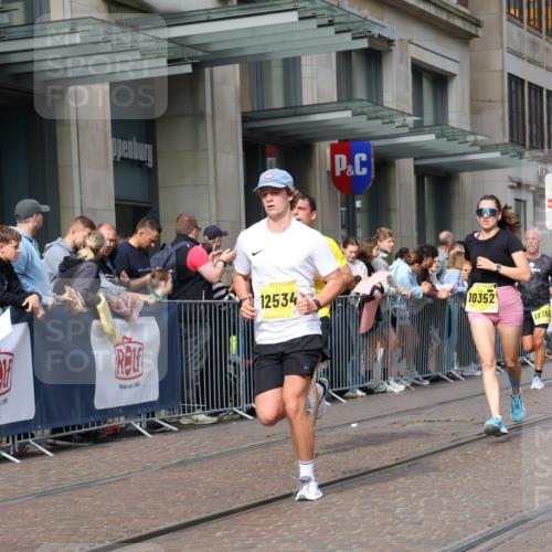 13.09.2026 - 21. swb-Marathon Bremen Strokosch-Dieckow http://msf.ph/oto/10290904 13.09.2026 10:45:25 Ziel 10352, 10436, 10464, 10536, 10541, 10583, 10987, 11015, 11063, 11088, 11209, 11279, 11559, 11749, 11762, 11845, 12033, 12069, 12087, 12290, 12355, 13532, 13595, 13628, 10096, 10143, 10214, 10318, 10352, 10398, 10536, 10866, 11020, 11088, 11232, 11396, 11478, 11695, 11835, 12054, 12475, 12534, 13591 meine-sportfotos.de