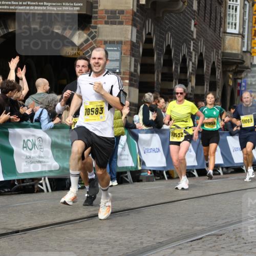 13.09.2026 - 21. swb-Marathon Bremen Strokosch-Dieckow http://msf.ph/oto/10290937 13.09.2026 10:45:49 Ziel 10318, 10352, 10398, 10536, 10541, 10583, 11088, 11209, 11232, 11478, 11749, 11835, 12054, 12290, 12355, 12475, 12534, 13628, 10436, 11956, 12033, 12069, 12556, 12557, 13529, 13612 meine-sportfotos.de