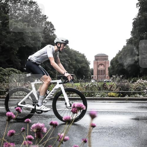 13.09.2026 - Stadtparktriathlon H.Heesch http://msf.ph/oto/10290944 13.09.2026 13:05:13 Radfahren 1272, 1336, 1386 meine-sportfotos.de