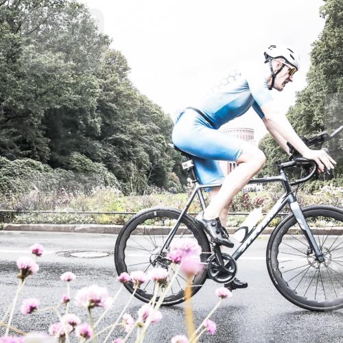 13.09.2026 - Stadtparktriathlon H.Heesch http://msf.ph/oto/10290954 13.09.2026 11:57:36 Radfahren 737, 743, 748, 825, 923, 937, 962, 1060 meine-sportfotos.de