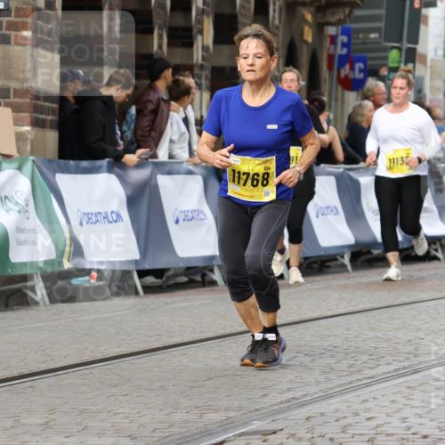 13.09.2026 - 21. swb-Marathon Bremen Strokosch-Dieckow http://msf.ph/oto/10290958 13.09.2026 11:16:15 Ziel 10474, 10665, 10900, 11217, 11307, 11549, 11613, 11778, 11897, 11940, 12046, 12306, 10242, 11181, 11200, 11274, 11385, 11573, 12057, 12539 meine-sportfotos.de