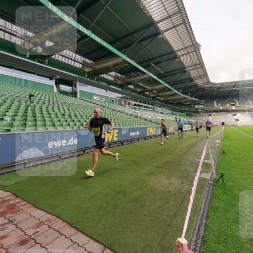 13.09.2026 - 21. swb-Marathon Bremen Michael Burmester http://msf.ph/oto/10290981 13.09.2026 10:22:03 Laufen im Stadion 10244, 10302, 10441, 10926, 10961, 11083, 11142, 11338, 11454, 11619, 11738, 11854, 11916, 11944, 11964, 12003, 12289, 12370, 12456, 12513, 12520, 12538, 13507, 13513, 13514, 13519, 13535, 13539, 13548, 13551, 13553, 13559, 13568, 13575, 13584, 13587, 13606, 13608, 13636, 13641, 10366, 10475, 11481, 11652, 12457, 12458, 13504, 13530, 13533, 13534, 13536, 13543, 13554, 13561, 13564 meine-sportfotos.de