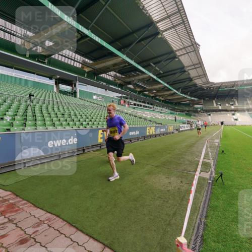 13.09.2026 - 21. swb-Marathon Bremen Michael Burmester http://msf.ph/oto/10290998 13.09.2026 10:22:07 Laufen im Stadion 10244, 10302, 10441, 10926, 10961, 11083, 11142, 11338, 11454, 11619, 11738, 11854, 11916, 11944, 11964, 12003, 12289, 12370, 12456, 12513, 12520, 12538, 13507, 13513, 13514, 13519, 13535, 13539, 13548, 13551, 13553, 13559, 13568, 13575, 13584, 13587, 13606, 13608, 13616, 13636, 13641, 10366, 10475, 11481, 11652, 12457, 12458, 13504, 13530, 13533, 13534, 13536, 13543, 13554, 13564 meine-sportfotos.de