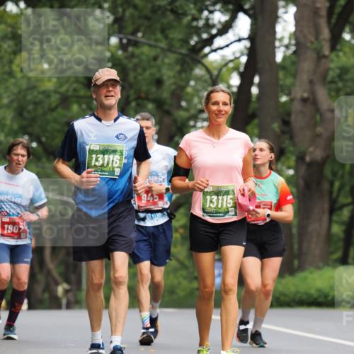 13.09.2026 - 21. swb-Marathon Bremen TobiasT http://msf.ph/oto/10291018 13.09.2026 12:33:21 Laufen 1807, 13116, 945, 13115 meine-sportfotos.de
