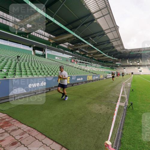 13.09.2026 - 21. swb-Marathon Bremen Michael Burmester http://msf.ph/oto/10291034 13.09.2026 10:22:35 Laufen im Stadion 10244, 10302, 10441, 10575, 10926, 11083, 11127, 11142, 11198, 11227, 11338, 11454, 11619, 11721, 11738, 11854, 11916, 11944, 12003, 12053, 12209, 12339, 12370, 12395, 12456, 12520, 12538, 13507, 13513, 13519, 13535, 13539, 13548, 13551, 13553, 13556, 13559, 13563, 13568, 13575, 13584, 13587, 13606, 13608, 13616, 13636, 13641, 13642, 10366, 10475, 11481, 11652, 12457, 13530, 13533, 13534, 13536, 13543, 13554, 13564 meine-sportfotos.de