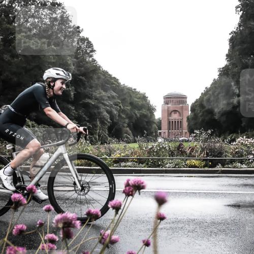13.09.2026 - Stadtparktriathlon H.Heesch http://msf.ph/oto/10291041 13.09.2026 13:06:02 Radfahren 1283, 1295 meine-sportfotos.de