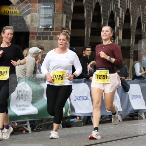 13.09.2026 - 21. swb-Marathon Bremen Strokosch-Dieckow http://msf.ph/oto/10291050 13.09.2026 11:16:18 Ziel 10474, 10665, 11217, 11307, 11549, 11613, 11768, 11778, 11897, 11940, 12046, 12306, 10242, 11274, 12057, 12102 meine-sportfotos.de