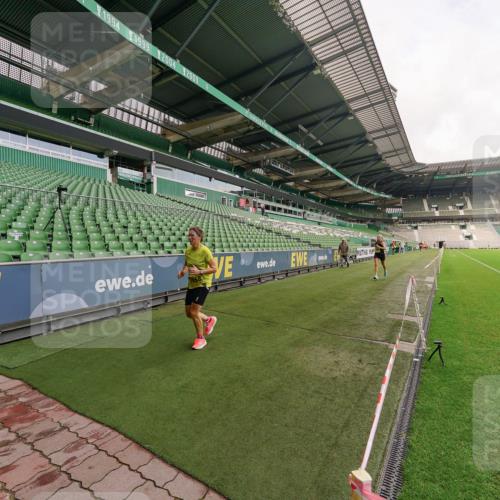 13.09.2026 - 21. swb-Marathon Bremen Michael Burmester http://msf.ph/oto/10291061 13.09.2026 10:22:49 Laufen im Stadion 10235, 10244, 10302, 10441, 10575, 10782, 10926, 11083, 11127, 11198, 11227, 11338, 11454, 11619, 11713, 11721, 11738, 11854, 11916, 11944, 12003, 12053, 12209, 12339, 12370, 12395, 12404, 12456, 12520, 12538, 13507, 13513, 13519, 13535, 13539, 13551, 13553, 13556, 13559, 13563, 13568, 13584, 13587, 13606, 13608, 13616, 13636, 13641, 13642, 10366, 10475, 11481, 11652, 13530, 13533, 13534, 13536, 13543, 13564 meine-sportfotos.de