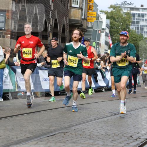 13.09.2026 - 21. swb-Marathon Bremen Strokosch-Dieckow http://msf.ph/oto/10291069 13.09.2026 10:45:51 Ziel 10318, 10352, 10536, 10541, 10583, 11063, 11088, 11209, 11232, 11478, 11749, 11835, 12290, 12355, 12475, 12534, 13532, 13628, 10436, 11956, 12556, 12557, 13529, 13612 meine-sportfotos.de