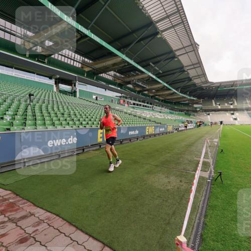13.09.2026 - 21. swb-Marathon Bremen Michael Burmester http://msf.ph/oto/10291082 13.09.2026 10:23:05 Laufen im Stadion 10235, 10302, 10341, 10441, 10520, 10575, 10592, 10782, 10926, 11083, 11127, 11198, 11227, 11338, 11373, 11426, 11454, 11619, 11713, 11721, 11738, 11854, 11903, 11916, 11944, 12003, 12053, 12144, 12209, 12339, 12370, 12395, 12404, 12538, 13507, 13513, 13519, 13535, 13539, 13551, 13553, 13556, 13559, 13563, 13566, 13584, 13587, 13616, 13636, 13641, 13642, 10261, 10366, 10475, 11481, 11652, 13530, 13533, 13534, 13536, 13564 meine-sportfotos.de