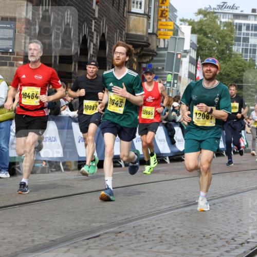 13.09.2026 - 21. swb-Marathon Bremen Strokosch-Dieckow http://msf.ph/oto/10291121 13.09.2026 10:45:51 Ziel 10318, 10352, 10536, 10541, 10583, 11063, 11088, 11209, 11232, 11478, 11749, 11835, 12290, 12355, 12475, 12534, 13532, 13628, 10436, 11956, 12556, 12557, 13529, 13612 meine-sportfotos.de