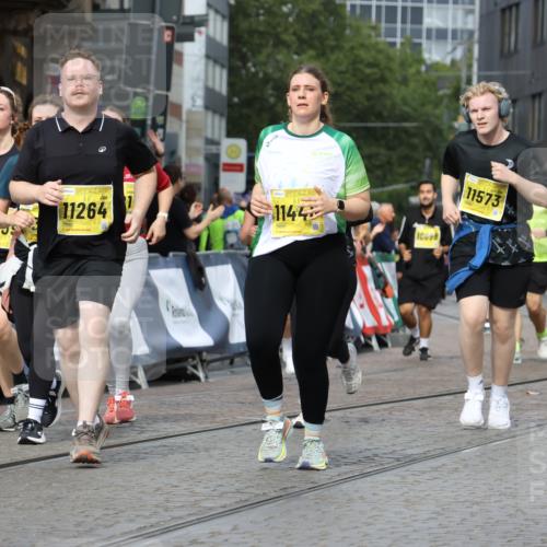 13.09.2026 - 21. swb-Marathon Bremen Strokosch-Dieckow http://msf.ph/oto/10291143 13.09.2026 11:16:21 Ziel 10474, 10665, 11081, 11139, 11217, 11549, 11613, 11768, 11940, 12046, 12151, 12306, 10242, 11274, 12102, 12158 meine-sportfotos.de
