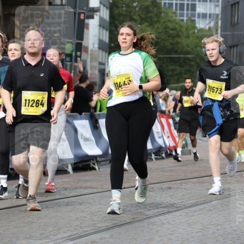 13.09.2026 - 21. swb-Marathon Bremen Strokosch-Dieckow http://msf.ph/oto/10291204 13.09.2026 11:16:22 Ziel 10474, 10665, 11081, 11139, 11217, 11549, 11613, 11768, 11940, 12046, 12151, 12306, 13508, 10242, 11274, 12102, 12158 meine-sportfotos.de