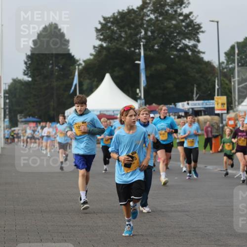 13.09.2026 - Kiel Lauf Andreas Tolksdorf http://msf.ph/oto/10291214 13.09.2026 09:25:13 Kiellinie 36, 10, 8191, 16, 112, 11, 21, 6599 meine-sportfotos.de