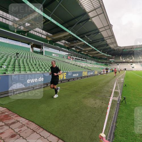 13.09.2026 - 21. swb-Marathon Bremen Michael Burmester http://msf.ph/oto/10291267 13.09.2026 10:24:21 Laufen im Stadion 10235, 10328, 10337, 10341, 10358, 10456, 10520, 10575, 10592, 10593, 10618, 10632, 10775, 10782, 10816, 10972, 11042, 11127, 11143, 11198, 11201, 11227, 11265, 11373, 11375, 11426, 11442, 11468, 11527, 11607, 11615, 11628, 11630, 11632, 11704, 11713, 11721, 11758, 11779, 11826, 11895, 11903, 11948, 12053, 12144, 12209, 12246, 12281, 12339, 12395, 12404, 12406, 12442, 12468, 12469, 12477, 12525, 13520, 13556, 13563, 13566, 13580, 13585, 13586, 13642, 10261 meine-sportfotos.de