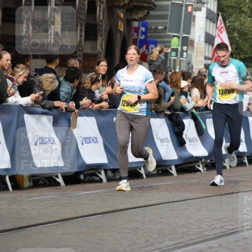 13.09.2026 - 21. swb-Marathon Bremen Strokosch-Dieckow http://msf.ph/oto/10291352 13.09.2026 10:45:57 Ziel 10318, 10352, 10464, 10536, 10541, 10583, 10987, 11015, 11063, 11088, 11209, 11232, 11279, 11559, 11749, 11845, 12087, 12290, 12355, 13532, 13595, 13628, 10447, 10992, 11925, 11956, 13529, 13609, 13612, 13640 meine-sportfotos.de