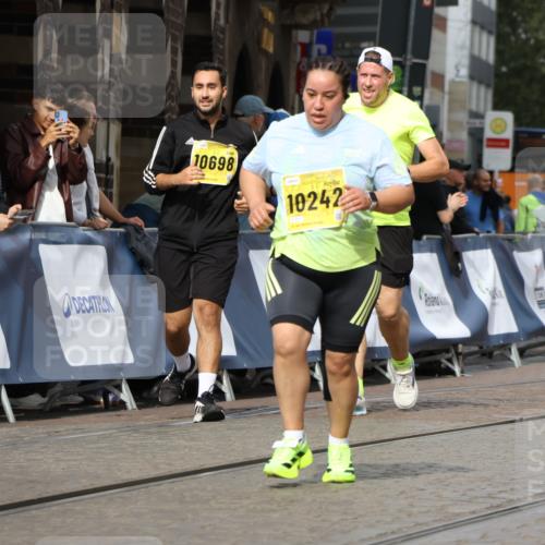 13.09.2026 - 21. swb-Marathon Bremen Strokosch-Dieckow http://msf.ph/oto/10291383 13.09.2026 11:16:30 Ziel 10665, 11026, 11081, 11139, 11181, 11200, 11264, 11385, 11448, 11573, 11613, 11768, 12151, 12306, 12539, 13508, 12102, 12158 meine-sportfotos.de