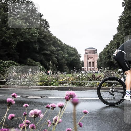 13.09.2026 - Stadtparktriathlon H.Heesch http://msf.ph/oto/10291390 13.09.2026 11:59:53 Radfahren 805, 895, 986, 1026 meine-sportfotos.de