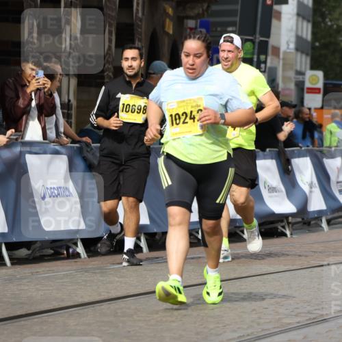 13.09.2026 - 21. swb-Marathon Bremen Strokosch-Dieckow http://msf.ph/oto/10291399 13.09.2026 11:16:30 Ziel 10665, 11026, 11081, 11139, 11181, 11200, 11264, 11385, 11448, 11573, 11613, 11768, 12151, 12306, 12539, 13508, 12102, 12158 meine-sportfotos.de