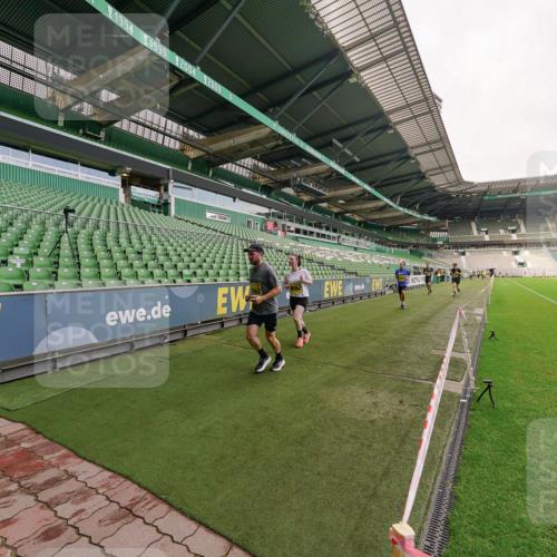 13.09.2026 - 21. swb-Marathon Bremen Michael Burmester http://msf.ph/oto/10291523 13.09.2026 10:25:33 Laufen im Stadion 10143, 10210, 10228, 10312, 10328, 10336, 10337, 10342, 10346, 10358, 10398, 10447, 10454, 10456, 10593, 10618, 10632, 10735, 10742, 10775, 10806, 10816, 10861, 10866, 10972, 10987, 10988, 11015, 11019, 11020, 11088, 11108, 11143, 11155, 11187, 11199, 11209, 11232, 11265, 11312, 11375, 11442, 11447, 11468, 11527, 11607, 11614, 11615, 11630, 11632, 11704, 11758, 11779, 11826, 11895, 11948, 12246, 12281, 12406, 12442, 12525, 13520, 13585 meine-sportfotos.de