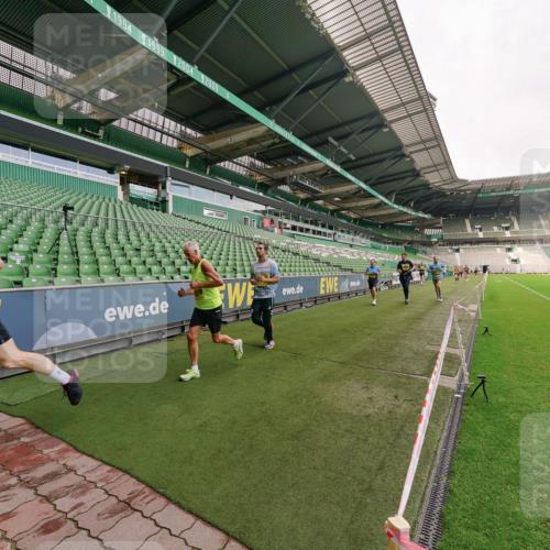 13.09.2026 - 21. swb-Marathon Bremen Michael Burmester http://msf.ph/oto/10291560 13.09.2026 10:25:53 Laufen im Stadion 10143, 10210, 10214, 10228, 10312, 10318, 10328, 10336, 10337, 10342, 10346, 10352, 10358, 10398, 10436, 10445, 10447, 10454, 10456, 10536, 10593, 10632, 10735, 10742, 10775, 10806, 10807, 10816, 10861, 10866, 10987, 10988, 11015, 11019, 11020, 11088, 11108, 11130, 11135, 11155, 11187, 11199, 11209, 11232, 11265, 11279, 11312, 11375, 11442, 11447, 11468, 11527, 11607, 11614, 11615, 11630, 11632, 11704, 11758, 11826, 11948, 12281, 12406, 12525, 13585 meine-sportfotos.de