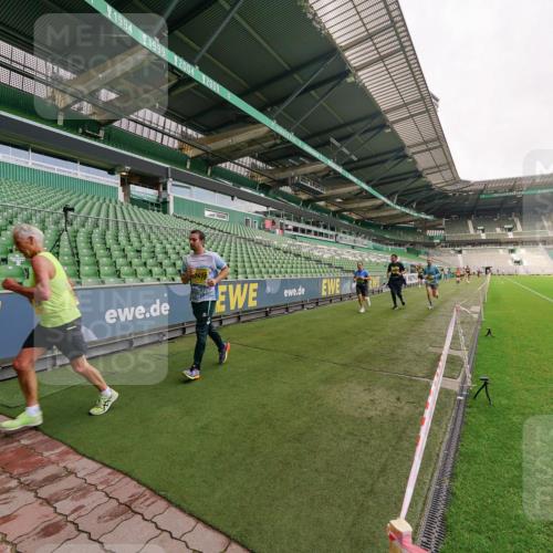 13.09.2026 - 21. swb-Marathon Bremen Michael Burmester http://msf.ph/oto/10291569 13.09.2026 10:25:53 Laufen im Stadion 10143, 10210, 10214, 10228, 10312, 10318, 10328, 10336, 10337, 10342, 10346, 10352, 10358, 10398, 10436, 10445, 10447, 10454, 10456, 10536, 10593, 10632, 10735, 10742, 10775, 10806, 10807, 10816, 10861, 10866, 10987, 10988, 11015, 11019, 11020, 11088, 11108, 11130, 11135, 11155, 11187, 11199, 11209, 11232, 11265, 11279, 11312, 11375, 11442, 11447, 11468, 11527, 11607, 11614, 11615, 11630, 11632, 11704, 11758, 11826, 11948, 12281, 12406, 12525, 13585 meine-sportfotos.de