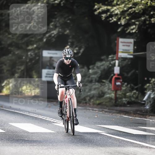 13.09.2026 - Stadtparktriathlon H.Heesch http://msf.ph/oto/10291596 13.09.2026 11:25:35 Radfahren 593, 625, 683, 766, 771, 818 meine-sportfotos.de