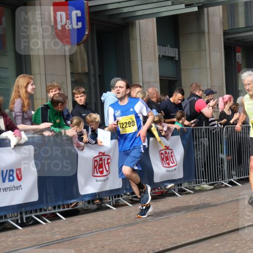 13.09.2026 - 21. swb-Marathon Bremen Strokosch-Dieckow http://msf.ph/oto/10291613 13.09.2026 10:45:31 Ziel 10436, 10464, 10541, 10583, 10987, 11015, 11063, 11279, 11559, 11762, 11845, 12033, 12069, 12087, 12556, 12557, 13532, 13595, 13628, 10143, 10318, 10352, 10398, 10536, 10866, 11020, 11088, 11209, 11232, 11396, 11478, 11695, 11749, 11835, 12054, 12290, 12355, 12475, 12534 meine-sportfotos.de