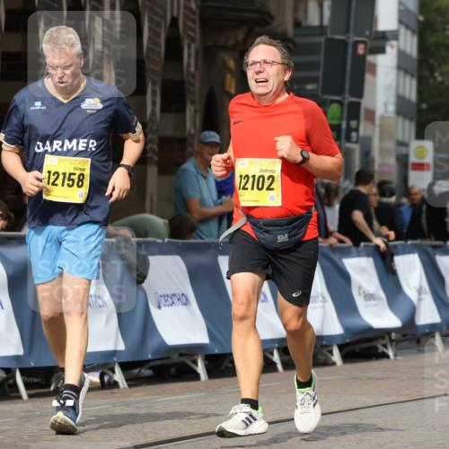 13.09.2026 - 21. swb-Marathon Bremen Strokosch-Dieckow http://msf.ph/oto/10291666 13.09.2026 11:16:40 Ziel 10242, 11026, 11081, 11139, 11181, 11200, 11264, 11274, 11385, 11448, 11573, 12057, 12151, 12539, 13508, 10679, 11456, 11867, 12089 meine-sportfotos.de