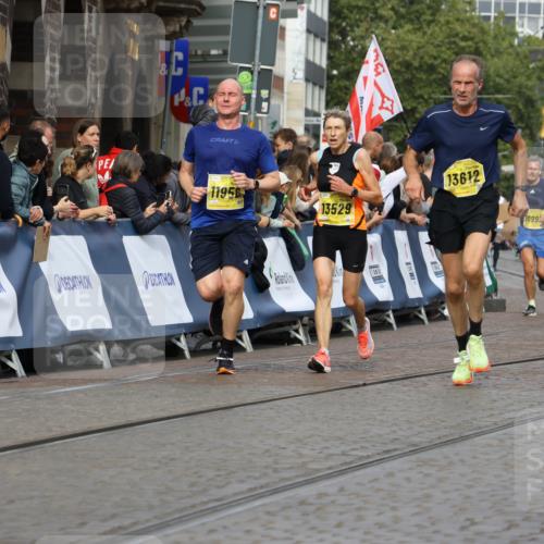 13.09.2026 - 21. swb-Marathon Bremen Strokosch-Dieckow http://msf.ph/oto/10291758 13.09.2026 10:46:08 Ziel 10436, 10464, 10541, 10583, 10987, 11015, 11063, 11279, 11559, 11762, 11845, 12033, 12069, 12087, 12556, 12557, 13532, 13595, 13628, 10228, 11706, 11925, 11926, 13609, 13640 meine-sportfotos.de