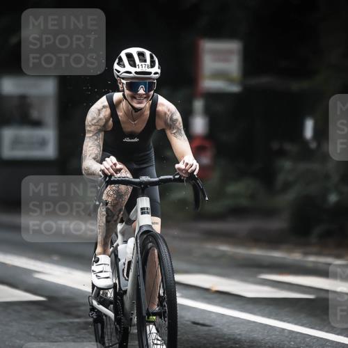 13.09.2026 - Stadtparktriathlon H.Heesch http://msf.ph/oto/10291789 13.09.2026 12:43:11 Radfahren 1073, 1178, 1301, 1303 meine-sportfotos.de