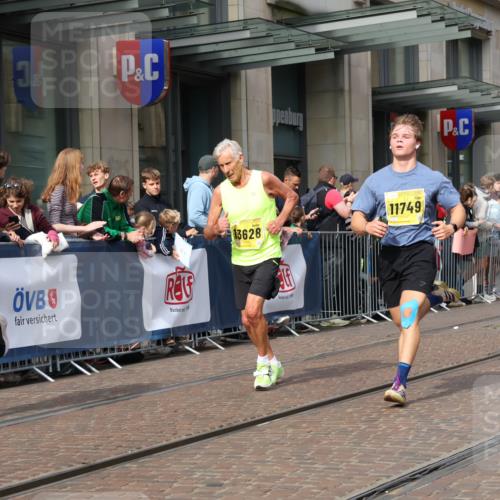 13.09.2026 - 21. swb-Marathon Bremen Strokosch-Dieckow http://msf.ph/oto/10291797 13.09.2026 10:45:31 Ziel 10436, 10464, 10541, 10583, 10987, 11015, 11063, 11279, 11559, 11762, 11845, 12033, 12069, 12087, 12556, 12557, 13532, 13595, 13628, 10143, 10318, 10352, 10398, 10536, 10866, 11020, 11088, 11209, 11232, 11396, 11478, 11695, 11749, 11835, 12054, 12290, 12355, 12475, 12534 meine-sportfotos.de