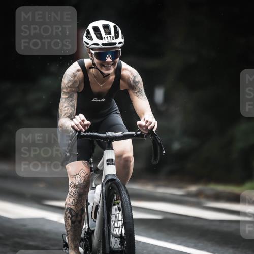 13.09.2026 - Stadtparktriathlon H.Heesch http://msf.ph/oto/10291803 13.09.2026 12:43:11 Radfahren 1073, 1178, 1301, 1303 meine-sportfotos.de